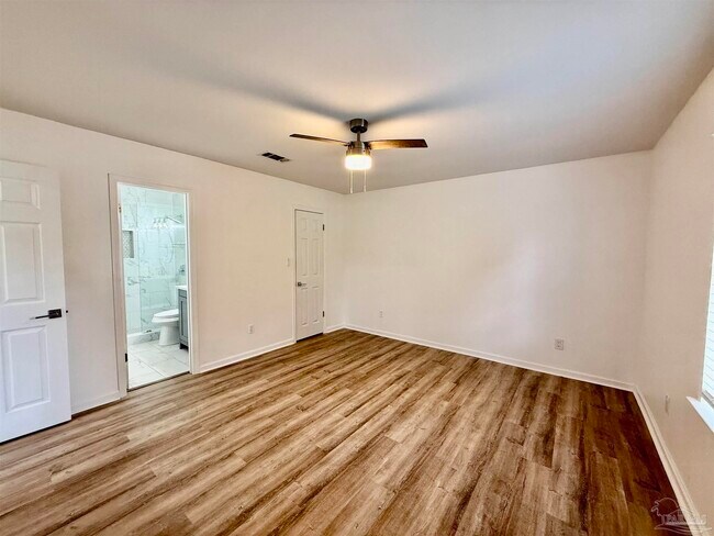 Building Photo - 1305 Heatherwood Cir