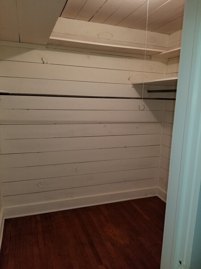 Building Photo - 922 Howard St