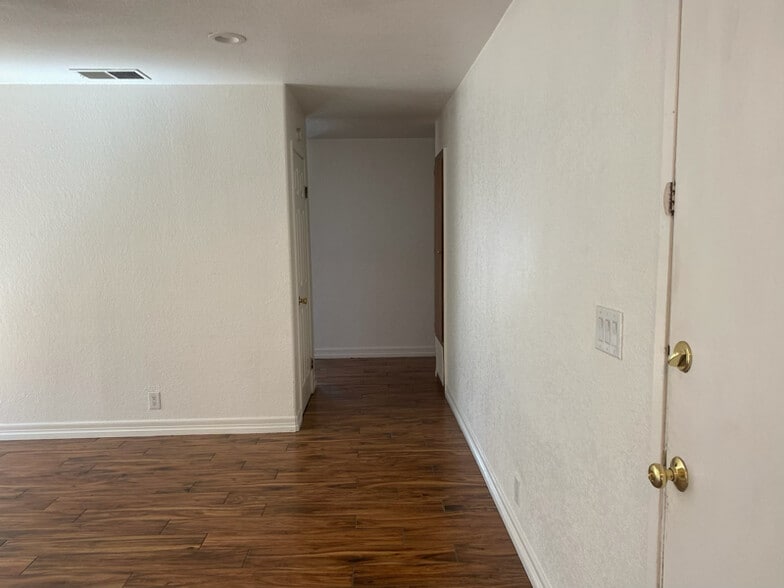 Building Photo - 100 Novato Dr