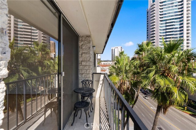 Building Photo - 10535 Wilshire Blvd