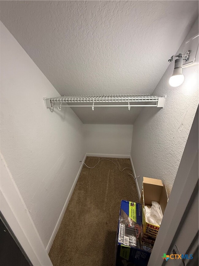 Building Photo - 426 Wind Gust