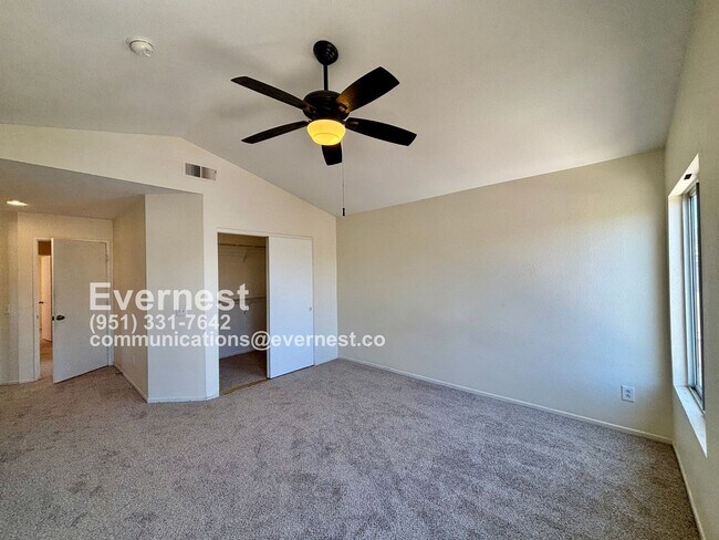 Building Photo - 3-Bedroom, 2.5-Bathroom Home with Modern A...
