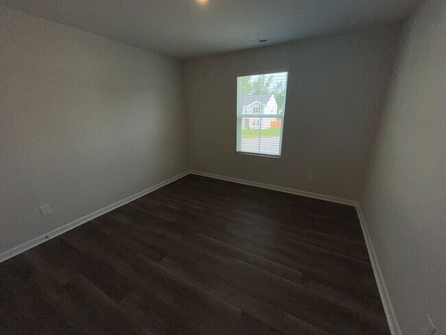 Building Photo - 503 Sandy Holw Dr