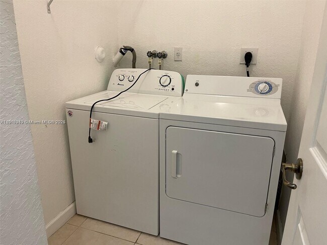 Building Photo - 11413 SW 137th Passage