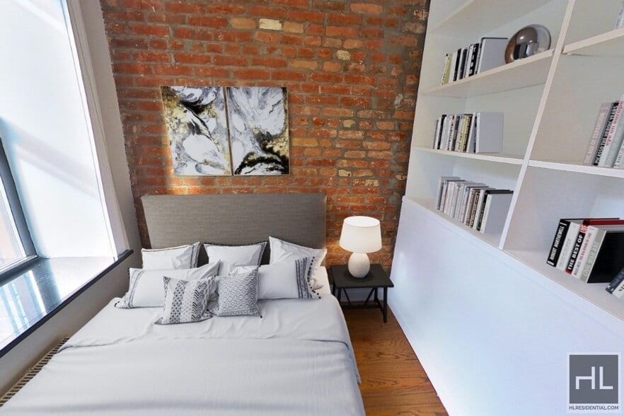 Building Photo - E 13TH ST.