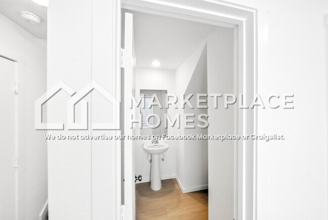 Building Photo - 6840 Marble Rdg