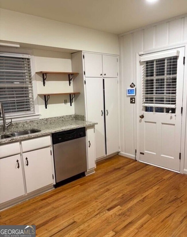 Building Photo - 2560 Wood Valley Dr