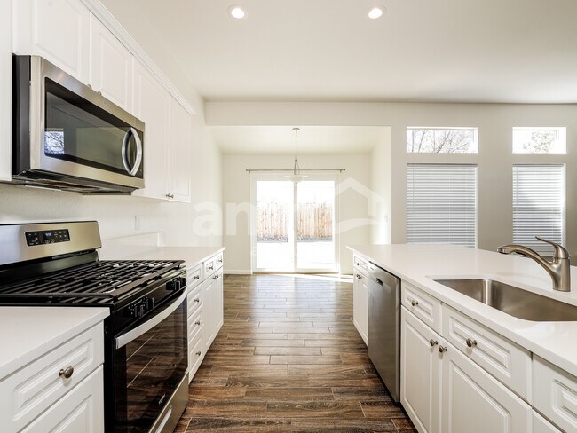 Building Photo - 2983 Almazan Ct