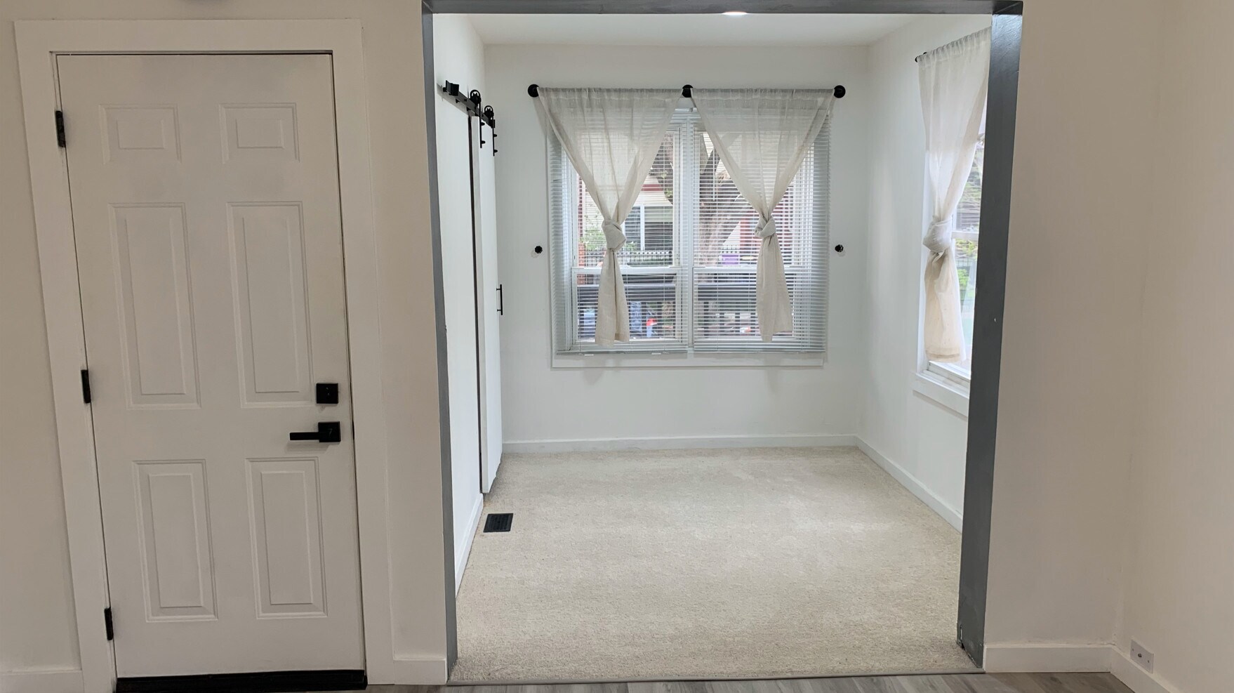 Front Room - 1829 W Ellen St