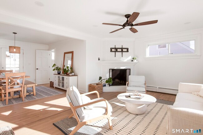 Building Photo - 36 Middlebury St