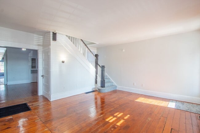 Building Photo - Wonderful Updated TownHouse in the Heart of Middletown - On Main St