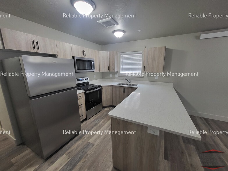 Building Photo - 6325 N Silver Fox Rd