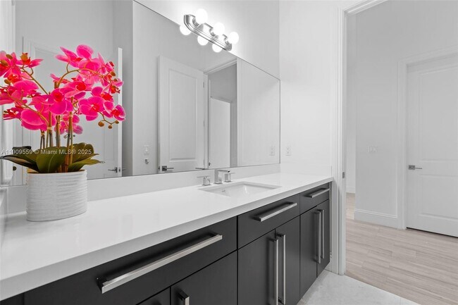 Building Photo - 9580 SW 101st Terrace