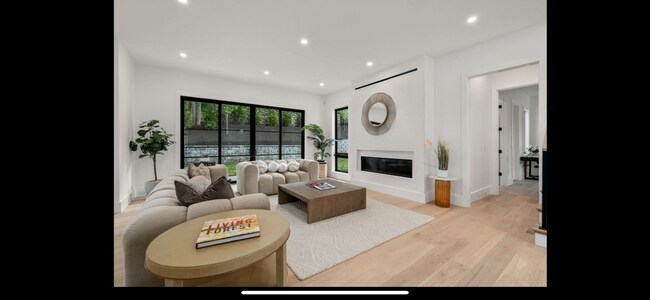 Building Photo - 28 Newtonville Ave