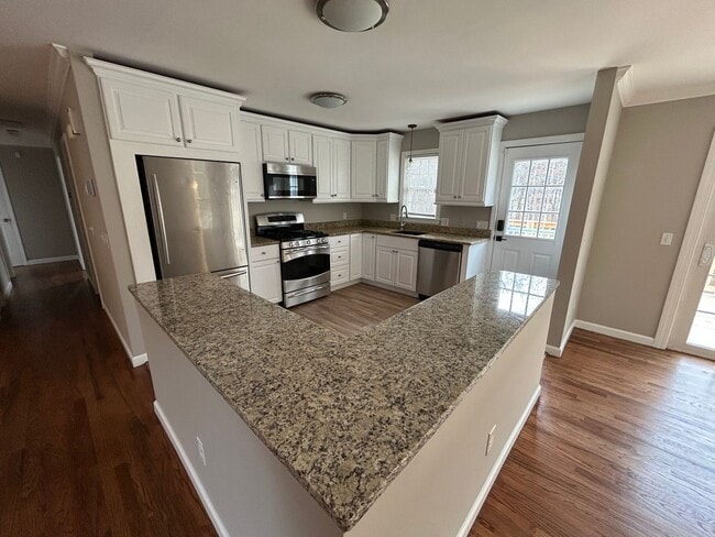 Building Photo - 3BR/2.5BA Home In Torrington