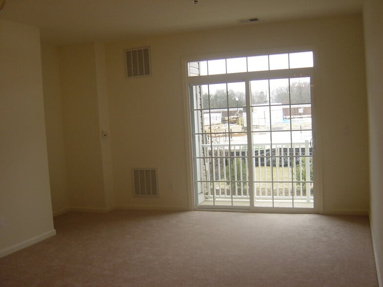 Building Photo - 2111 Edward Stec Blvd