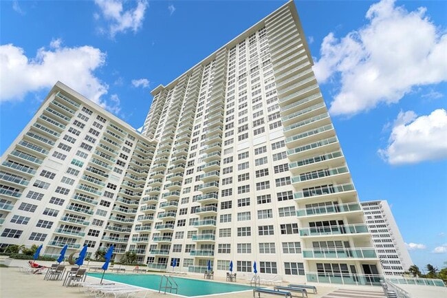 Building Photo - 3900 Galt Ocean Dr