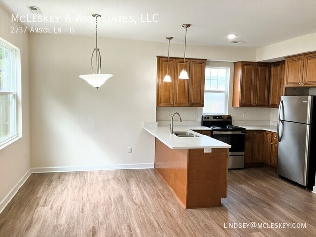Building Photo - 2737 Ansol Ln