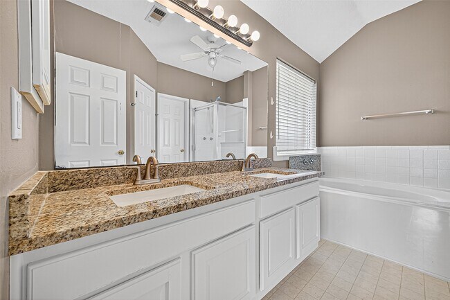 Building Photo - 2143 Mossy Trail Dr