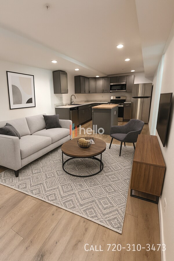 Building Photo - 5280 E Warren Ave