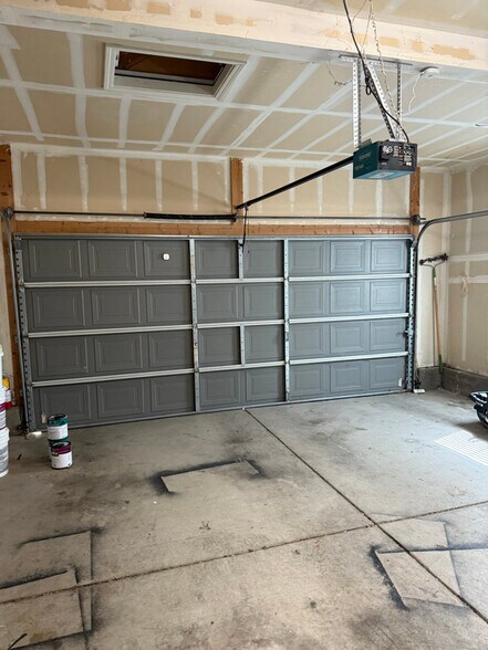 Building Photo - 2320 Bayless Way