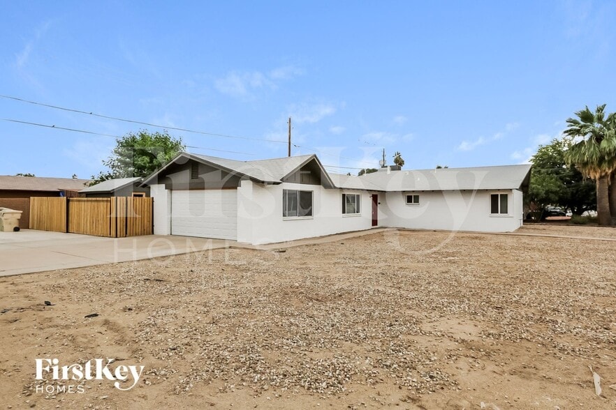Building Photo - 5361 N 61st Dr