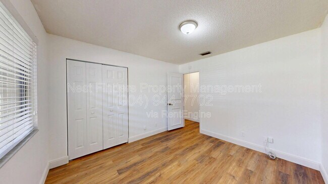 Building Photo - 111 Lobelia Rd