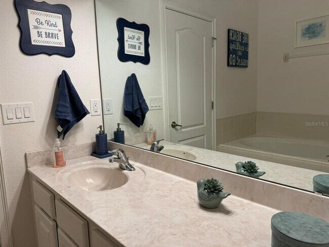 Building Photo - 2622 Tranquility Way