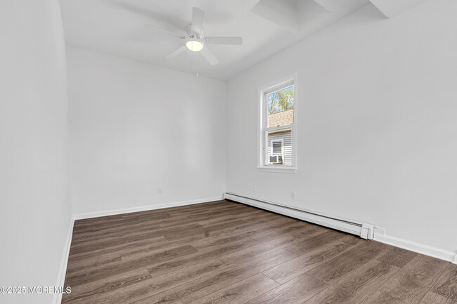 Building Photo - 41 Harding Ave