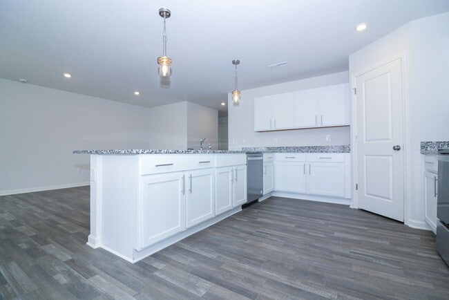 Building Photo - 132 Elegance Wy