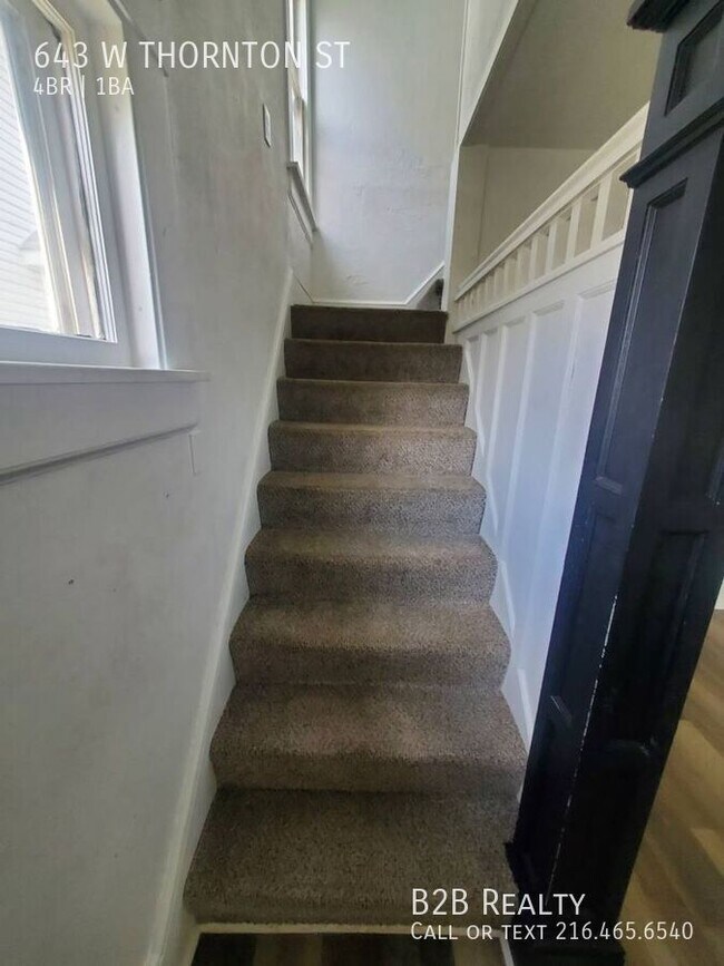 Building Photo - 643 W Thornton St