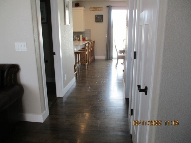 Building Photo - Spacious, Pet Friendly 3-Bedroom Townhome ...