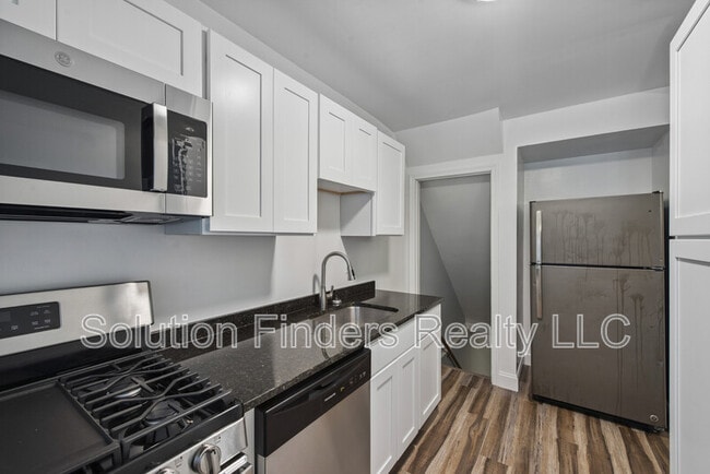 Building Photo - 2110 Coralthorn Rd