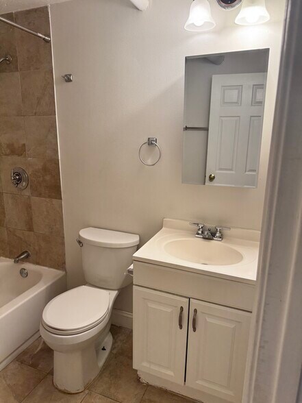 Building Photo - 43 Hemenway St