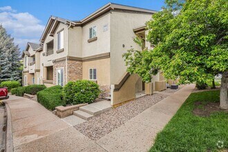 Building Photo - 2 bedroom Condo ,Gated community  Hillsbor...