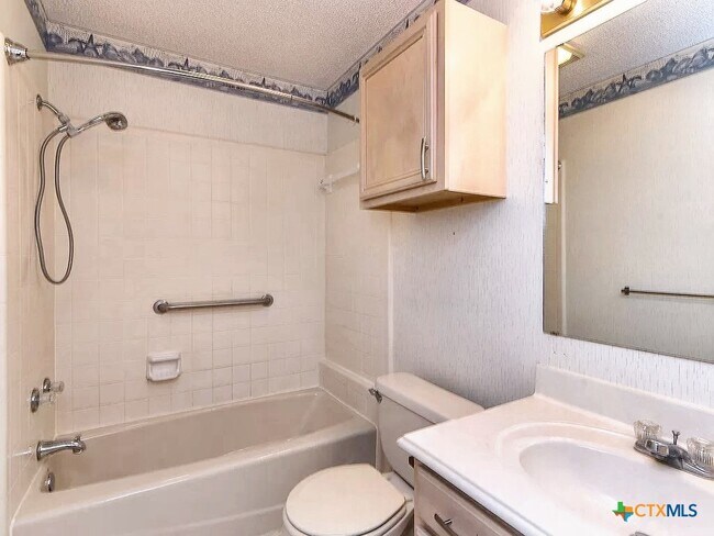 Primary Photo - 1810 Ramona Cir