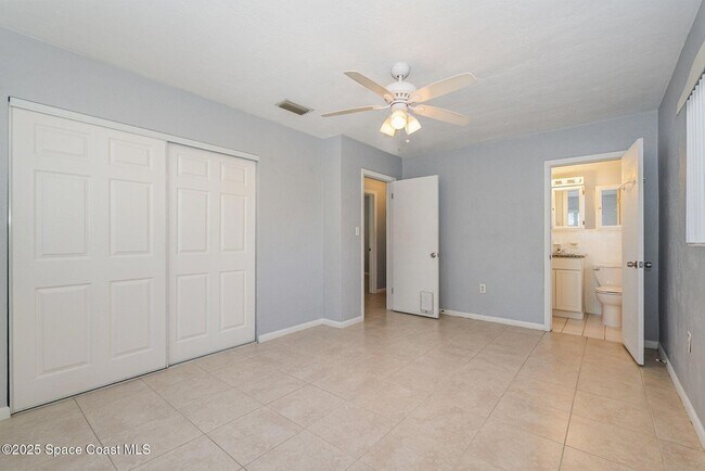 Building Photo - 1740 S Harbor Dr