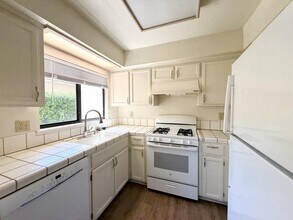Building Photo - 407 N 1st Ave