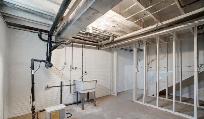 Building Photo - 128 Alpine Dr