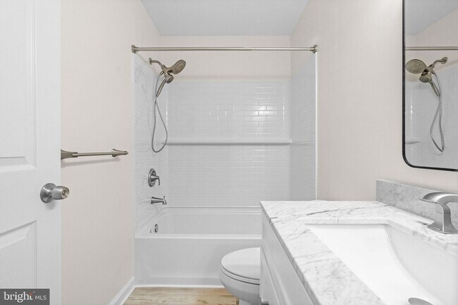 Building Photo - 408 Stockton Ct