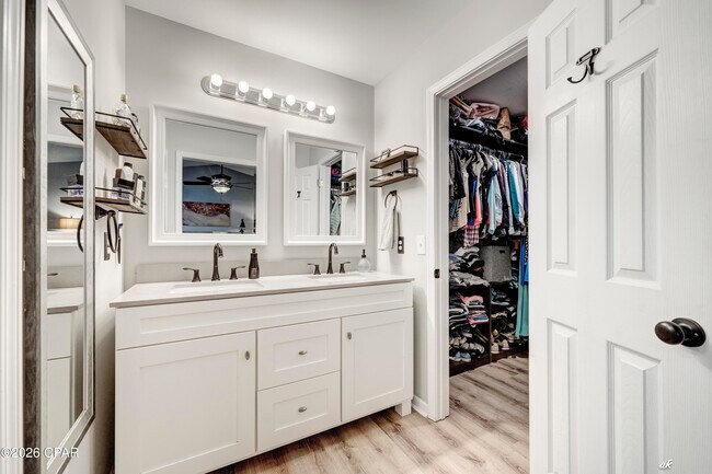 Building Photo - 707 Plantation Cir