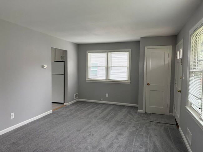 Building Photo - Lovely Renovated Rambler Close to METRO, Parks, Etc.