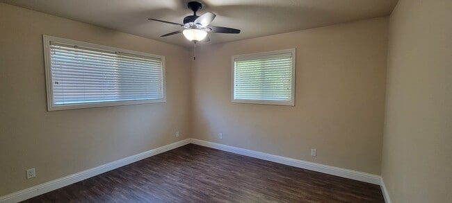 Building Photo - Ranch Style Home In Country Setting