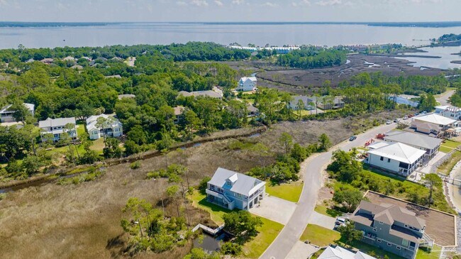 Building Photo - 16262 Tarpon Dr