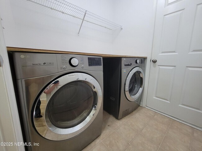 Building Photo - 4447 Oak Moss Loop