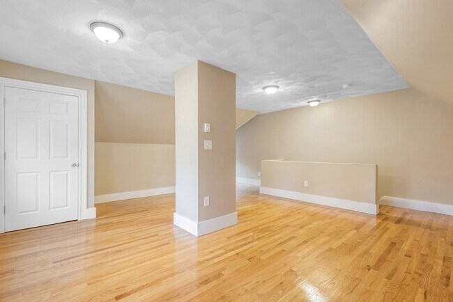 Building Photo - 199 Beacon St