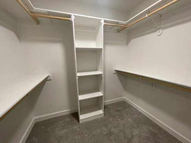 Building Photo - Italian Estates Property Management