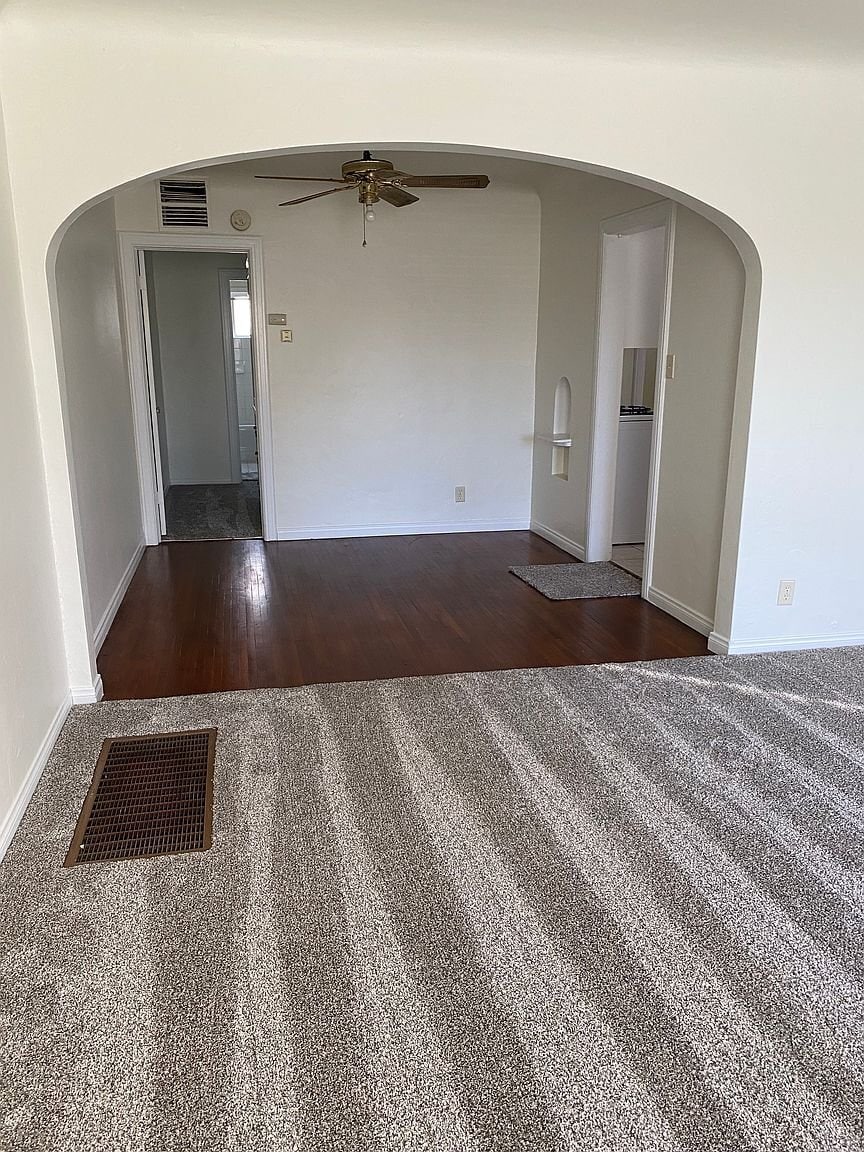 Building Photo - 400 Jefferson St