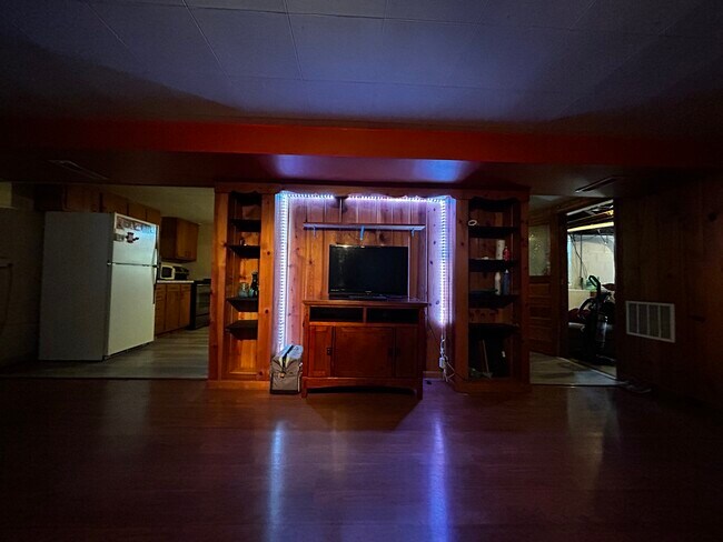 Building Photo - 655 W Ladd Ave