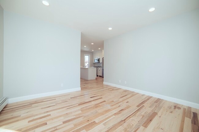 Building Photo - 10 Duffley Ct